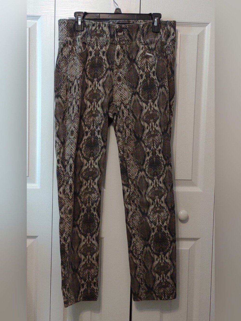 Apt. 9 Jeans Pants Women's 8 Snakeskin Print Straight Tummy Control Stretch